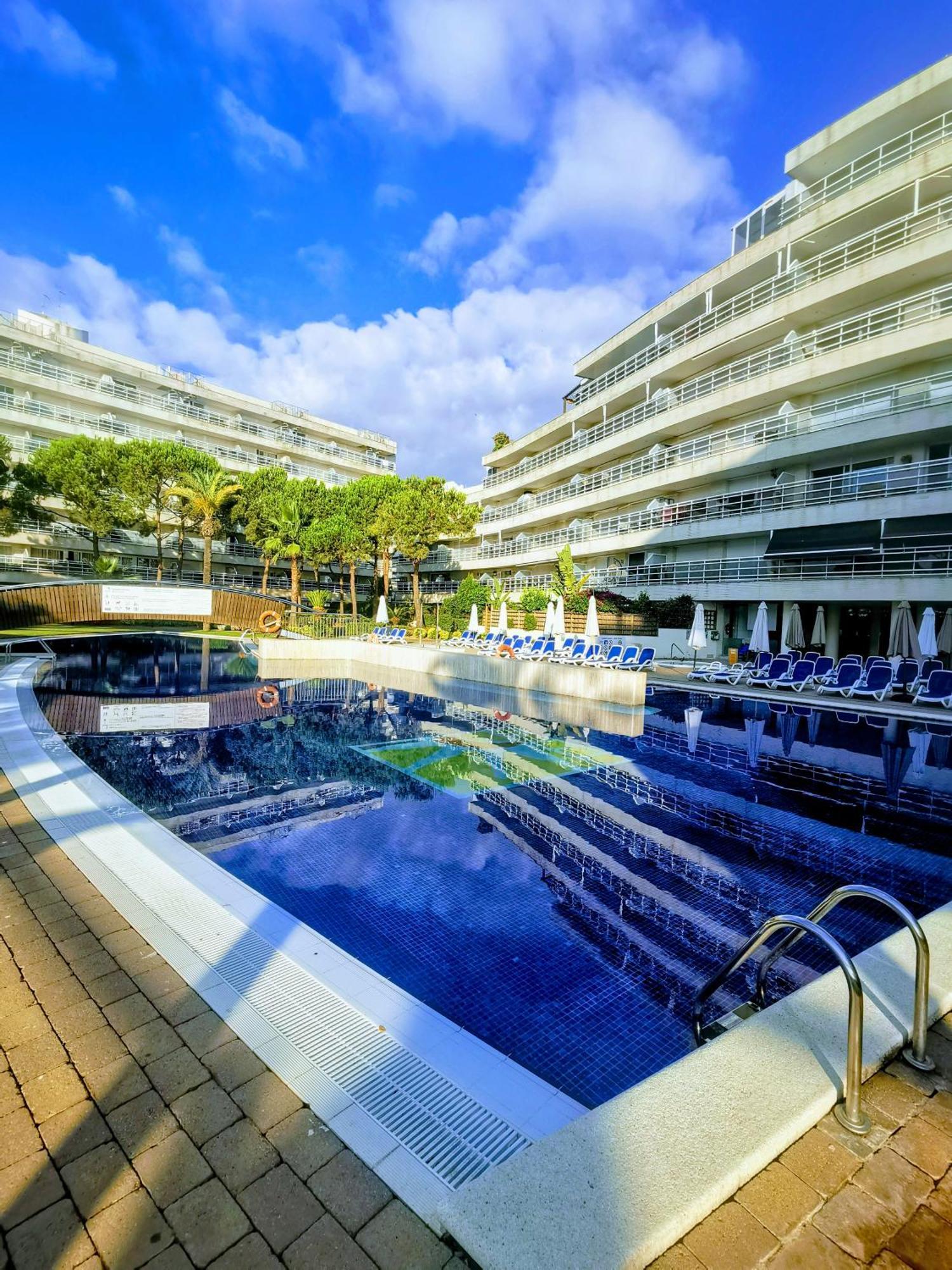 Seafront Apartment In Blanes Luaran gambar